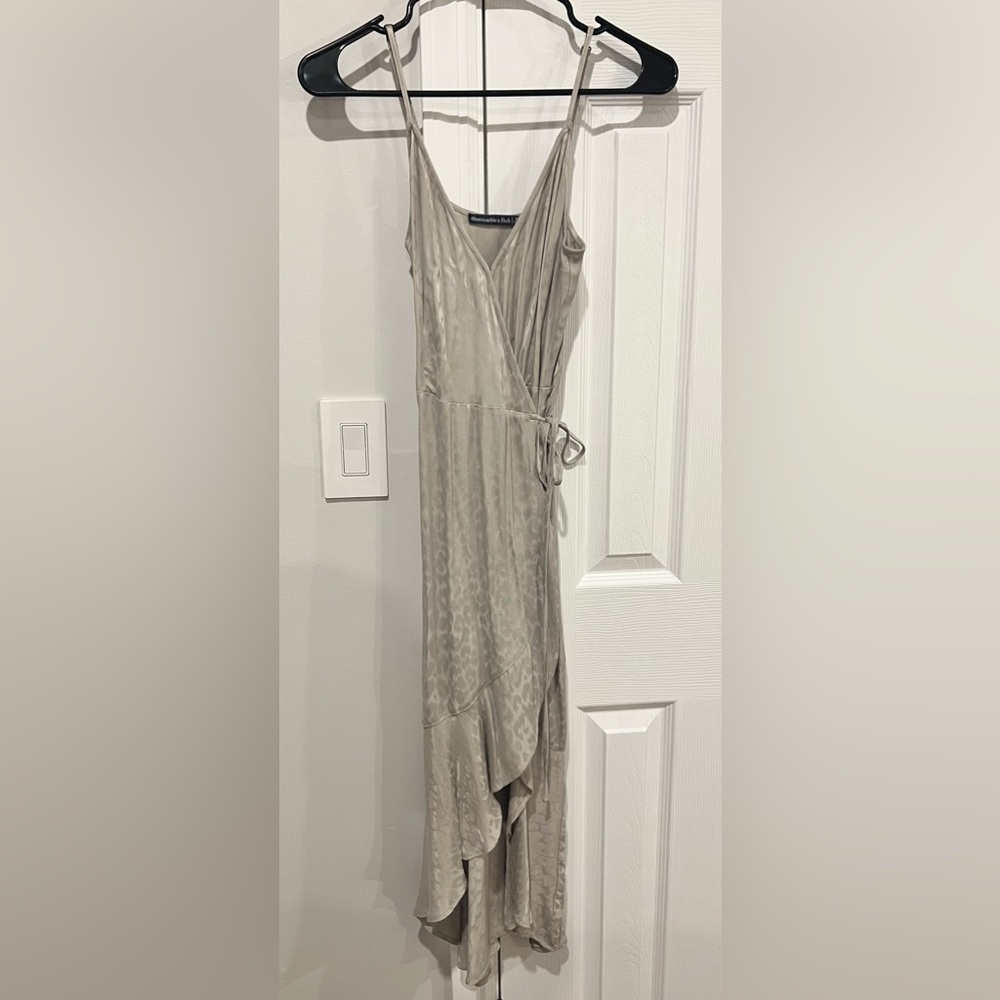 Abercrombie & Fitch Tie Front Dress